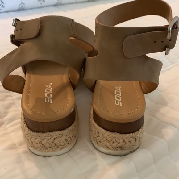 Soda | Tan Sandal - Picture 3 of 4